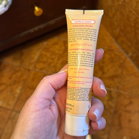 🆕 DELECTABLE NOURISHING HAND CREAM SET OF 3 - Picture 8 of 11